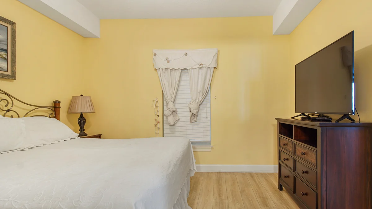Bedroom 1 image 1