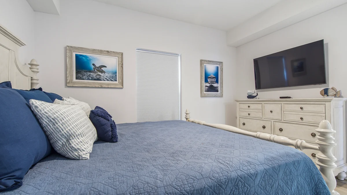 Bedroom 2 image 1