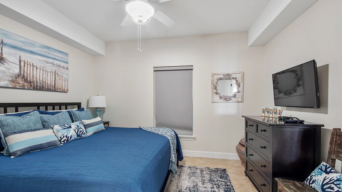 Bedroom 1 image 1