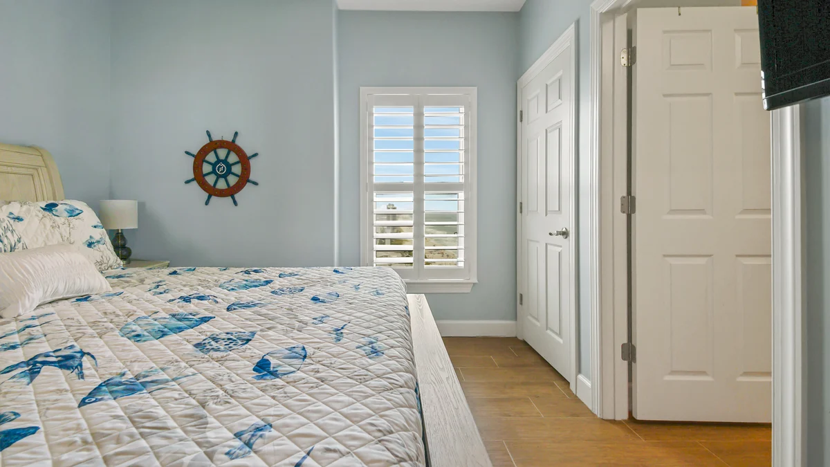 Bedroom 2 image 1