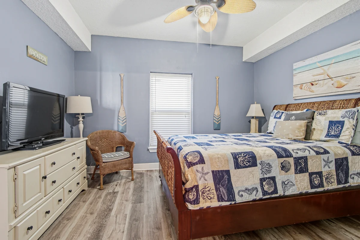 Bedroom 1 image 1
