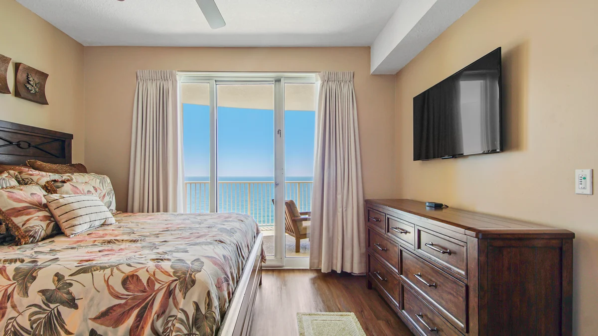 Bedroom 1 image 1