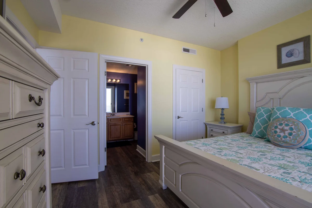 Bedroom 1 image 1