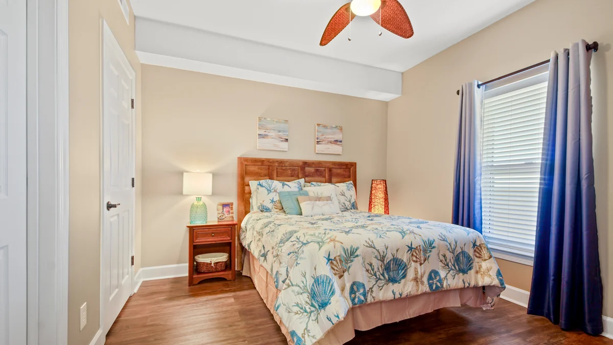 Bedroom 1 image 1