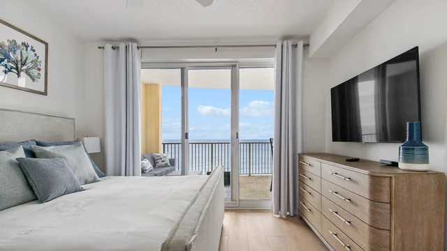 Bedroom 1 image 1