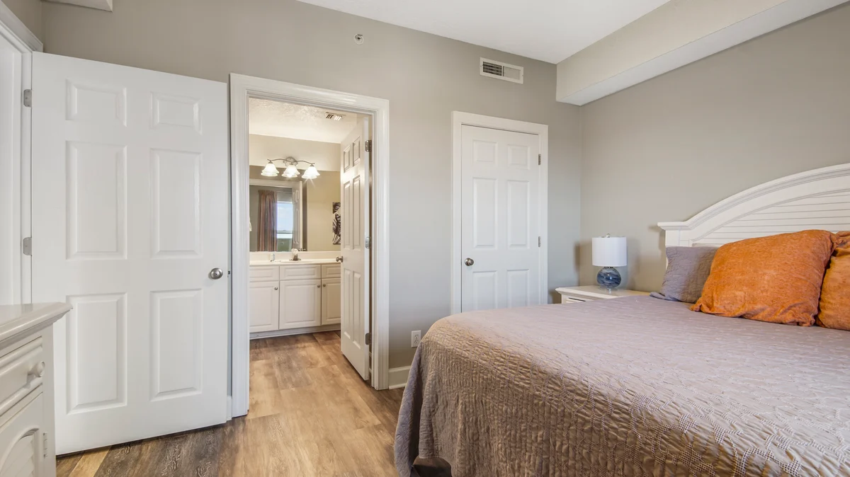 Bedroom 1 image 1