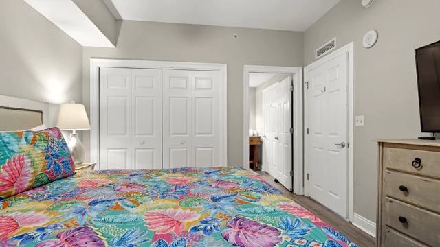 Bedroom 2 image 1