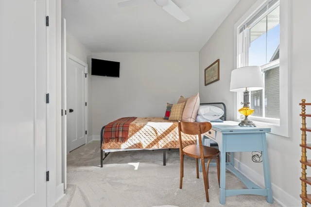 Bedroom 1 image 1