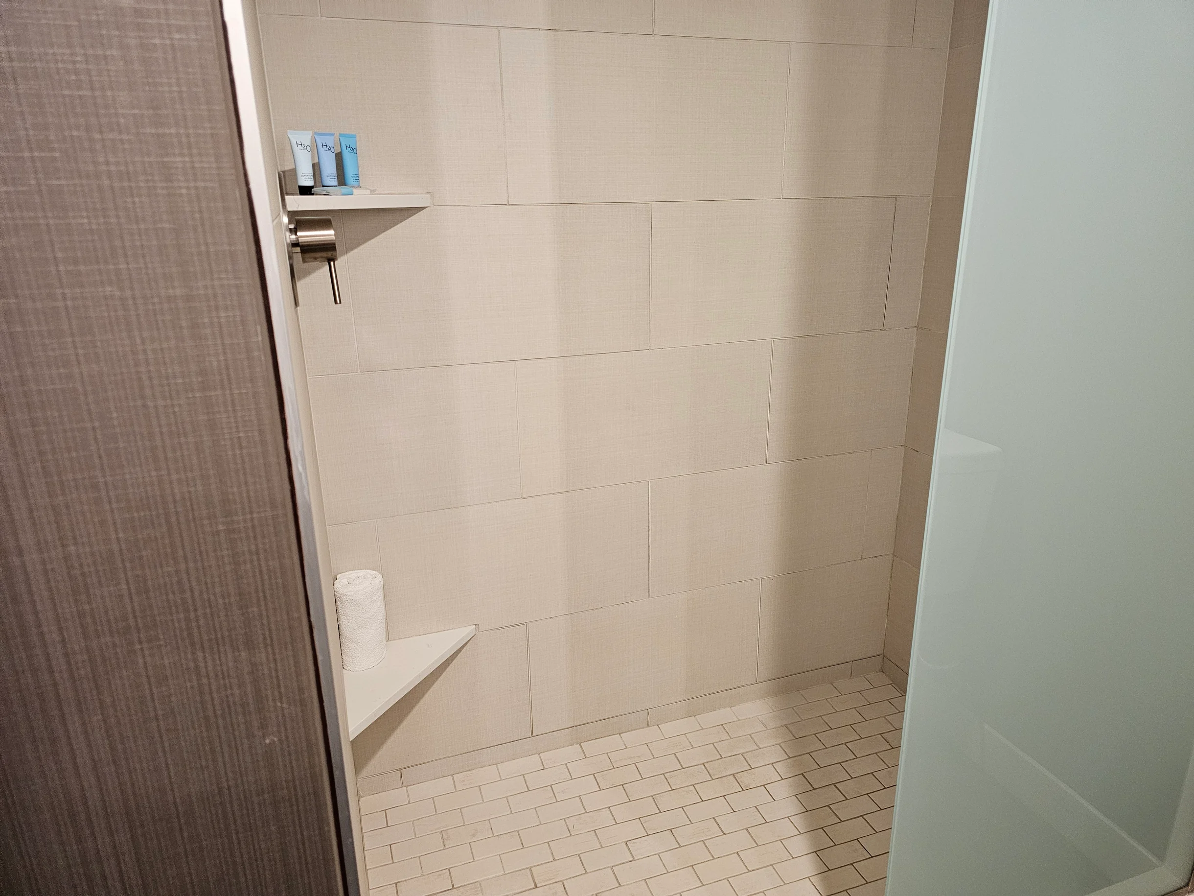 Easy access unit at the main strip #5