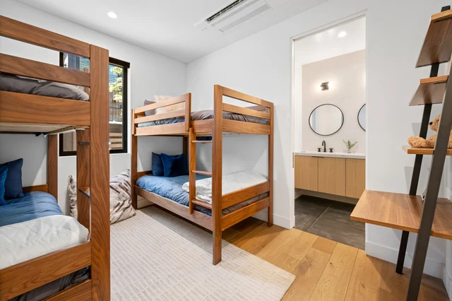 Bedroom 3 image 1