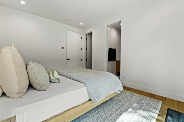 Bedroom 1 image 1