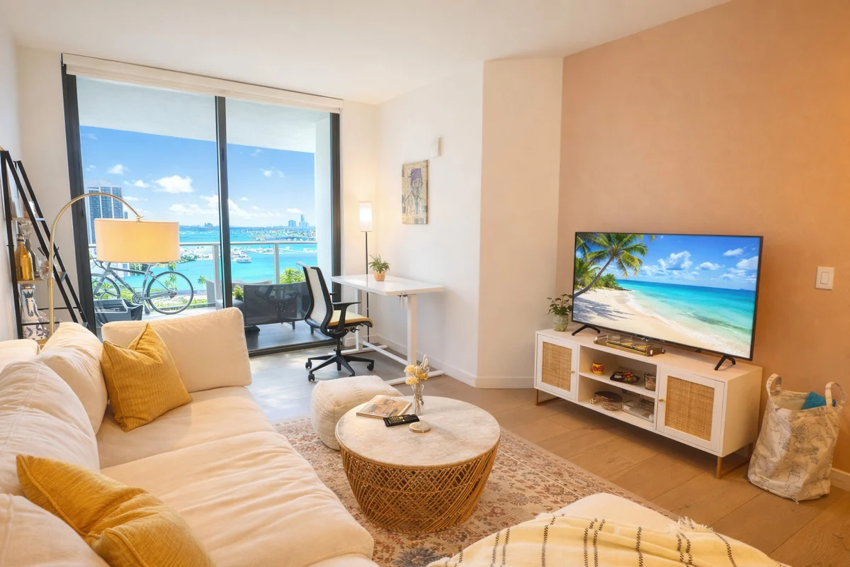 Home in Miami property photo 3