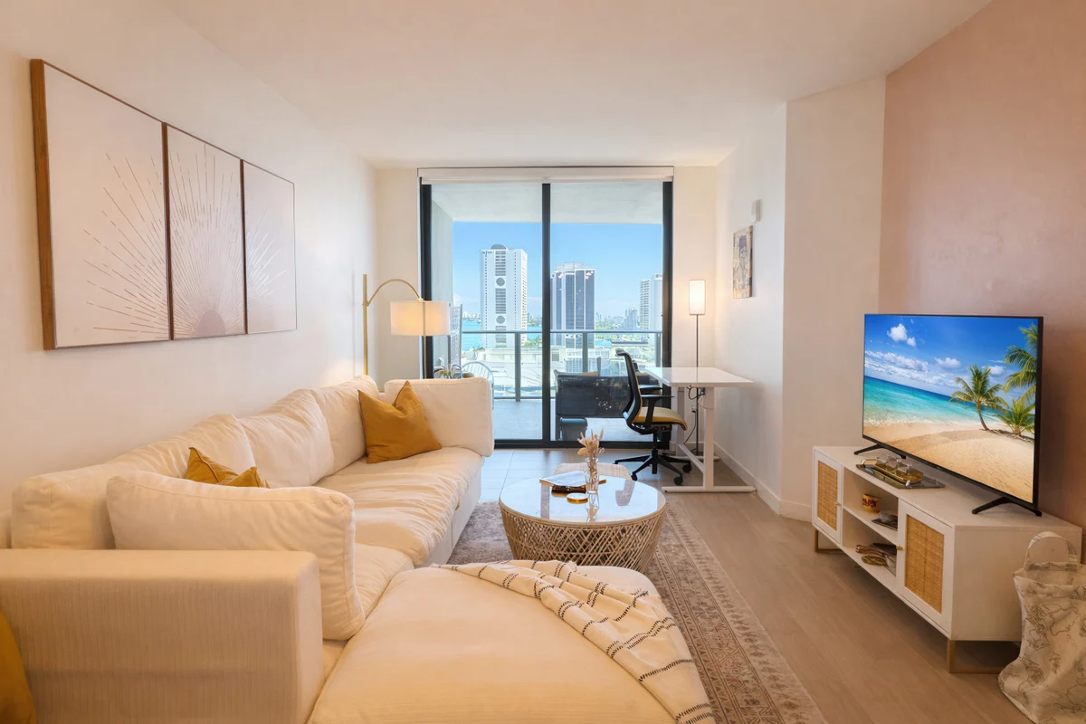 Home in Miami property photo 2