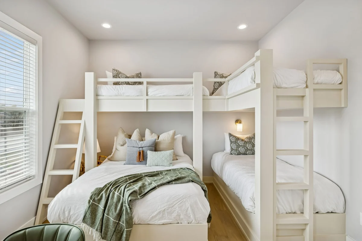 Bedroom 3 image 1