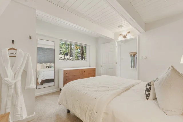 Bedroom 1 image 1