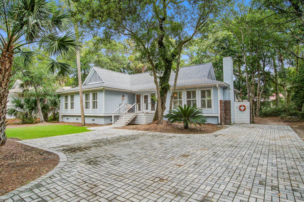 Home in Isle of Palms property photo 2