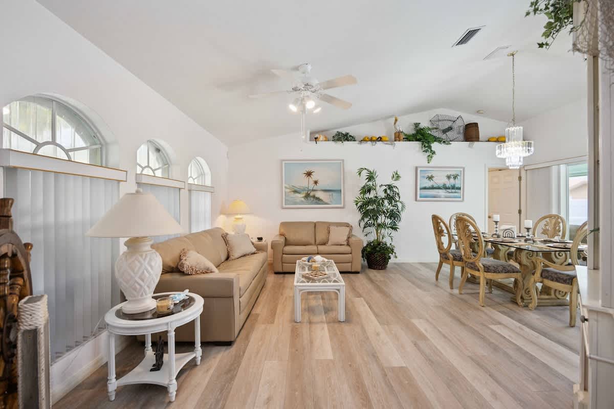 Home in Port Charlotte property photo 4