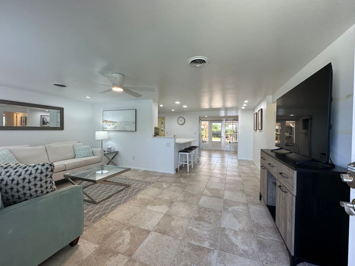 Home in Englewood property photo 3
