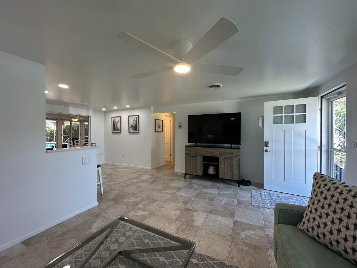 Home in Englewood property photo 4