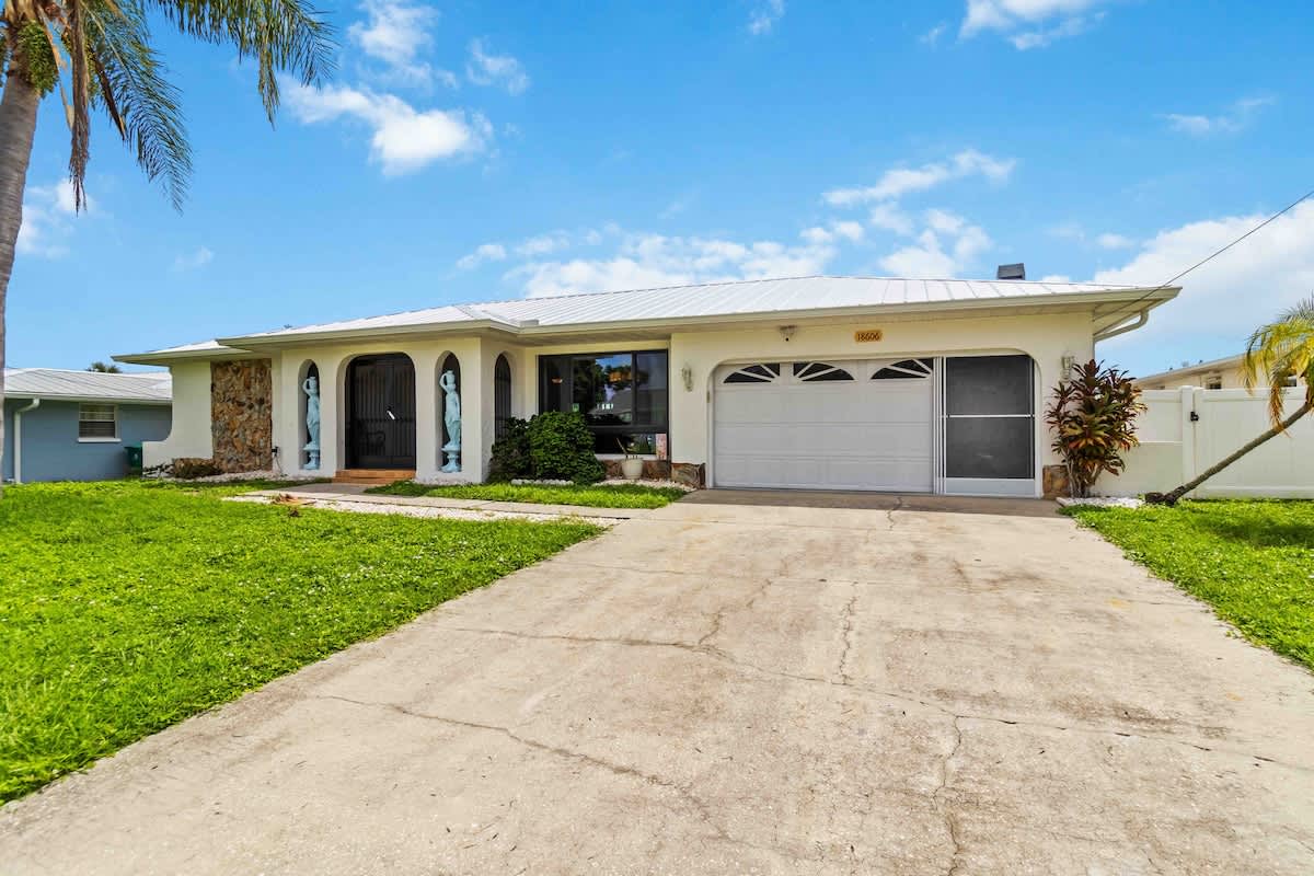 Home in Port Charlotte property photo 2