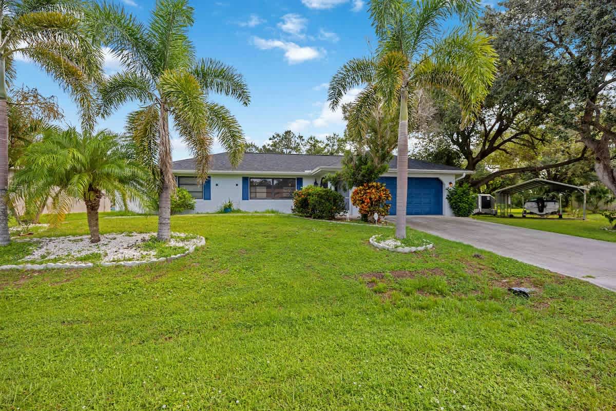 Home in Port Charlotte property photo 2