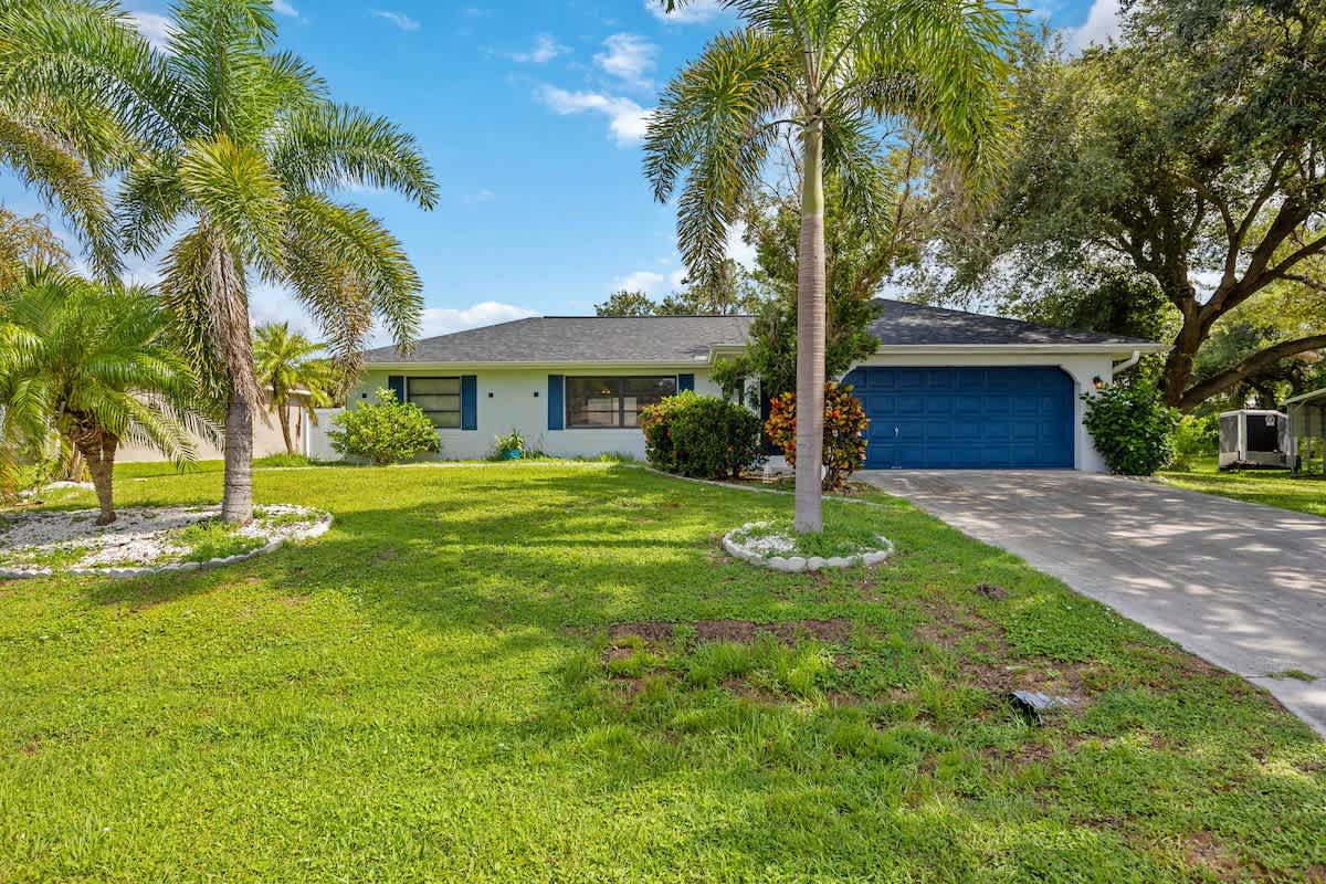 Home in Port Charlotte property photo 3