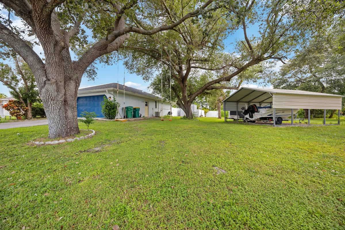 Home in Port Charlotte property photo 4