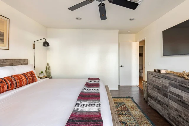 BEDROOM image 1
