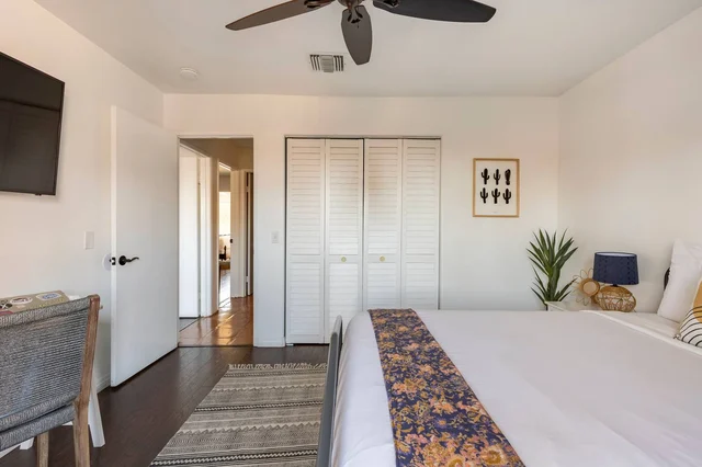 BEDROOM image 1