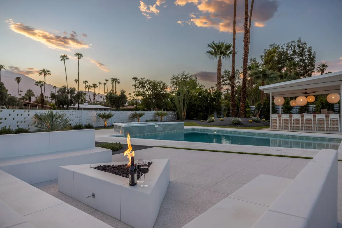 Home in Palm Springs property photo 4