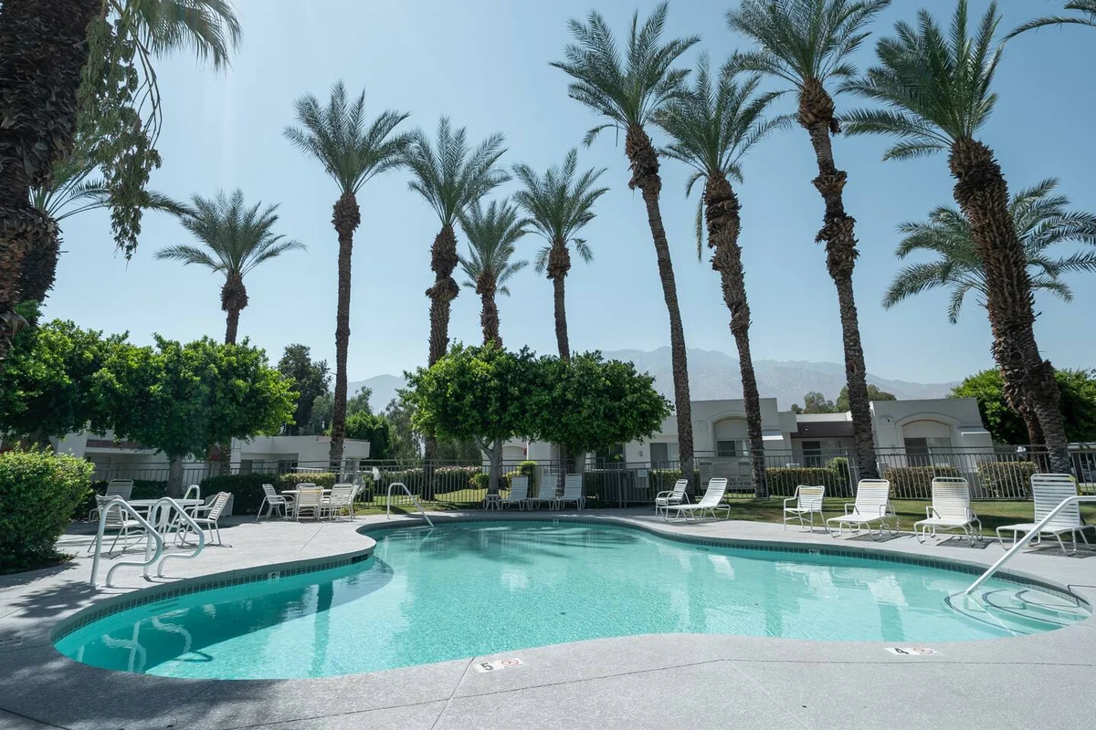 Apartment in Palm Springs property photo 2