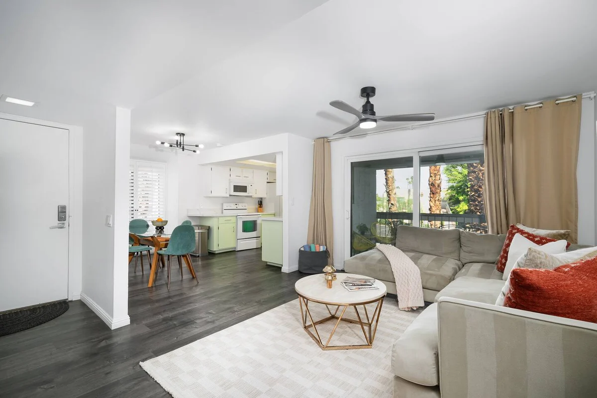 Condo in Palm Springs property photo 3
