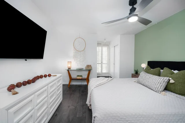 BEDROOM image 1