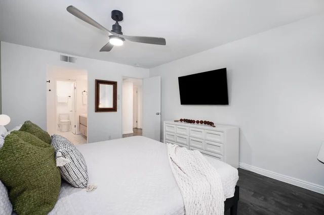 BEDROOM image 1