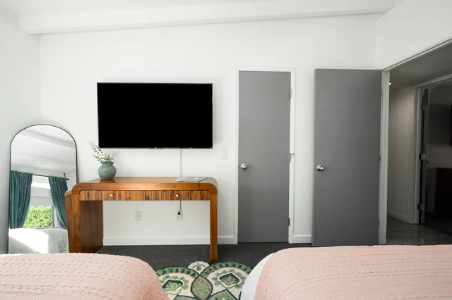 BEDROOM image 1