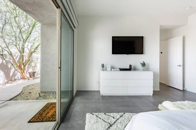 BEDROOM image 1