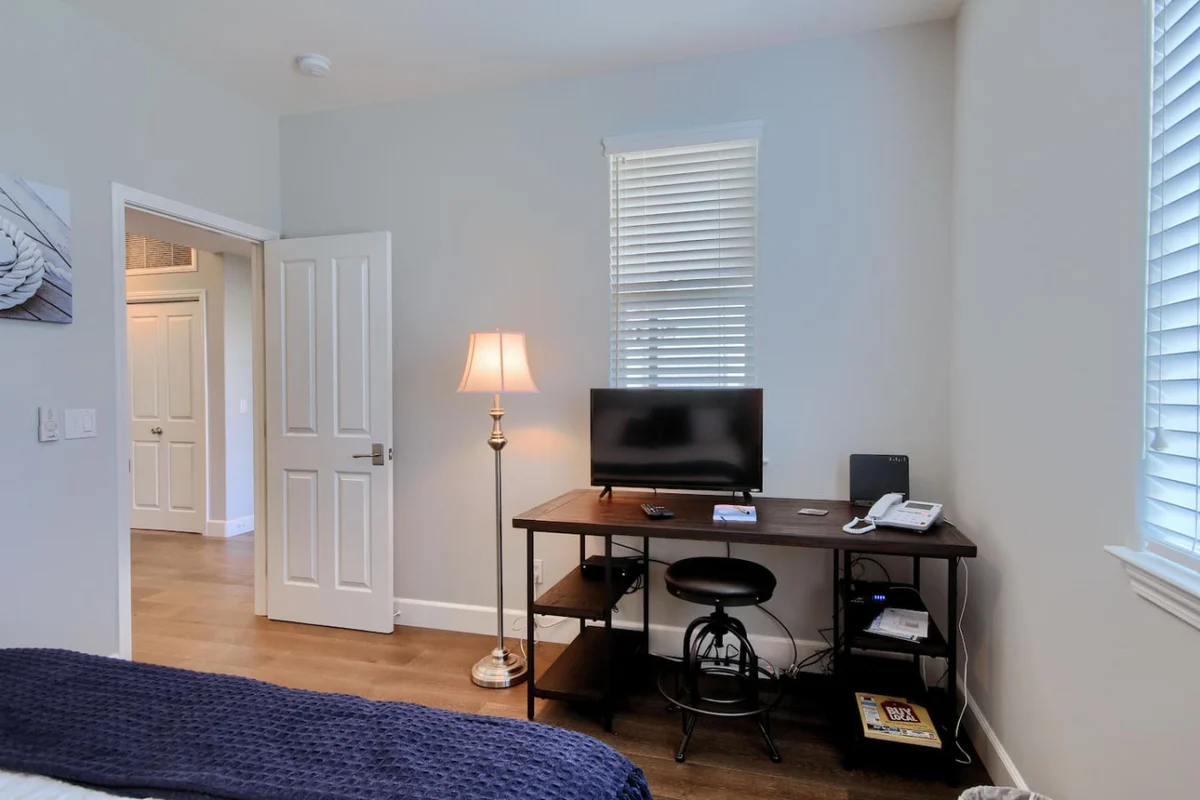 Bedroom 3 image 1