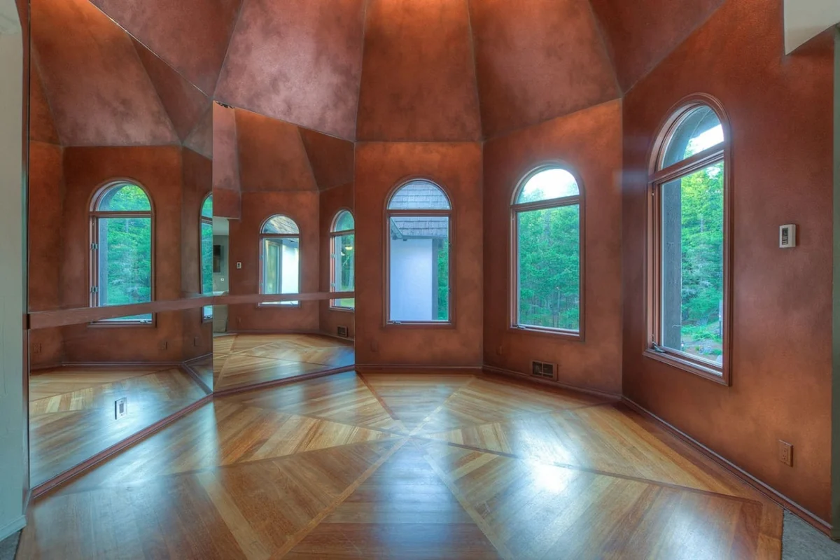 Empress Island Manor #10