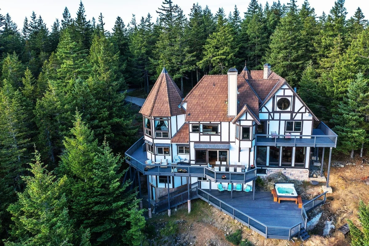 Empress Island Manor #32