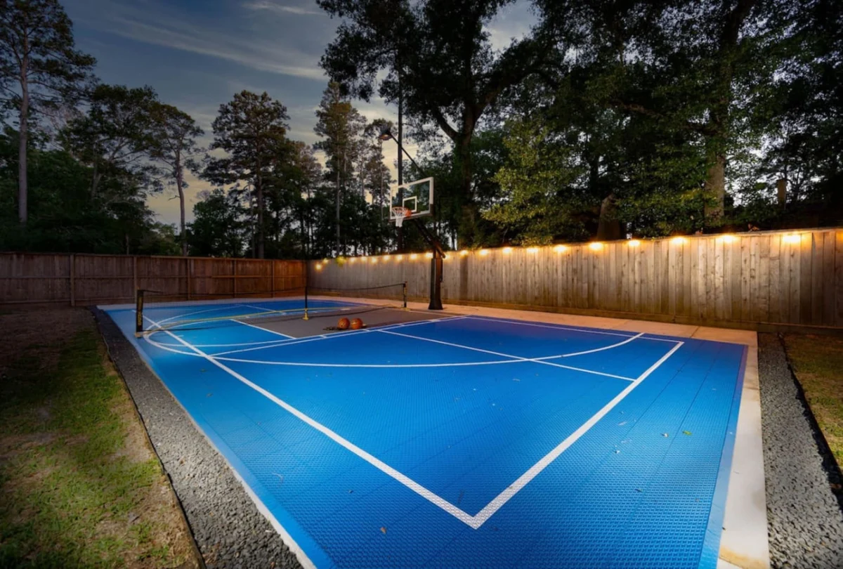 Empress Luxe Family Playground #17