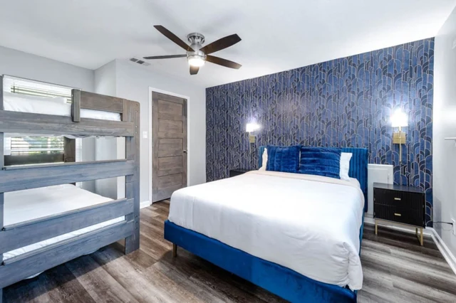 Bedroom 1 image 1