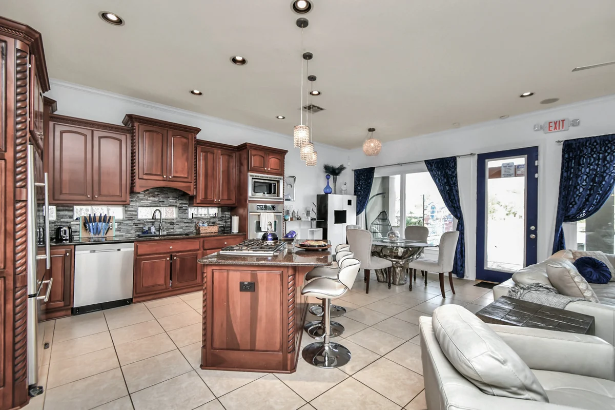 Empress Waterfront Villa #5