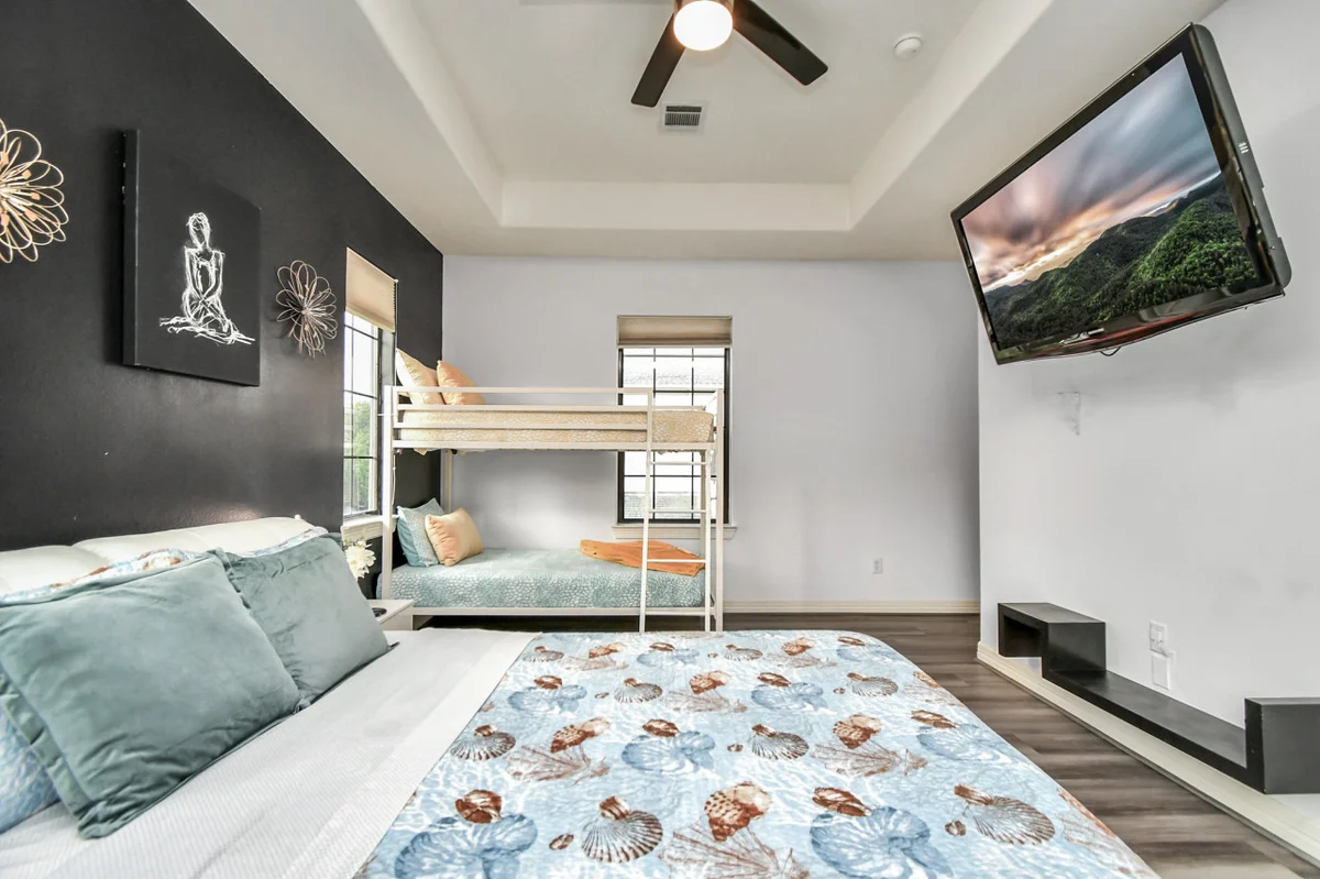 Empress Waterfront Villa #84