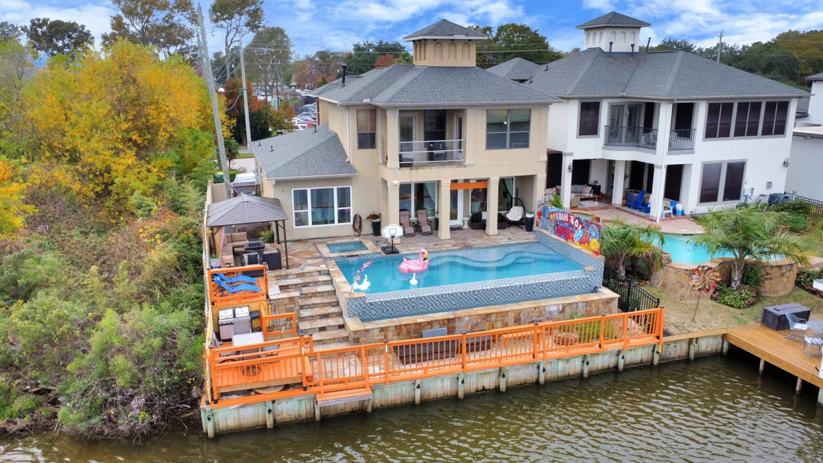 Empress Waterfront Villa #55