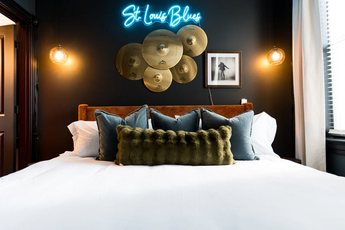 Lou Luxe- Speakeasy, EPIC Arcade, Hottub & FirePit #8