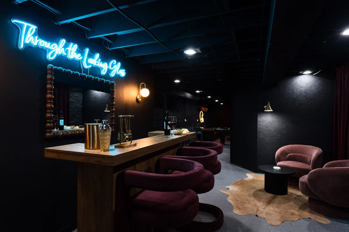 Lou Luxe- Speakeasy, EPIC Arcade, Hottub & FirePit #41
