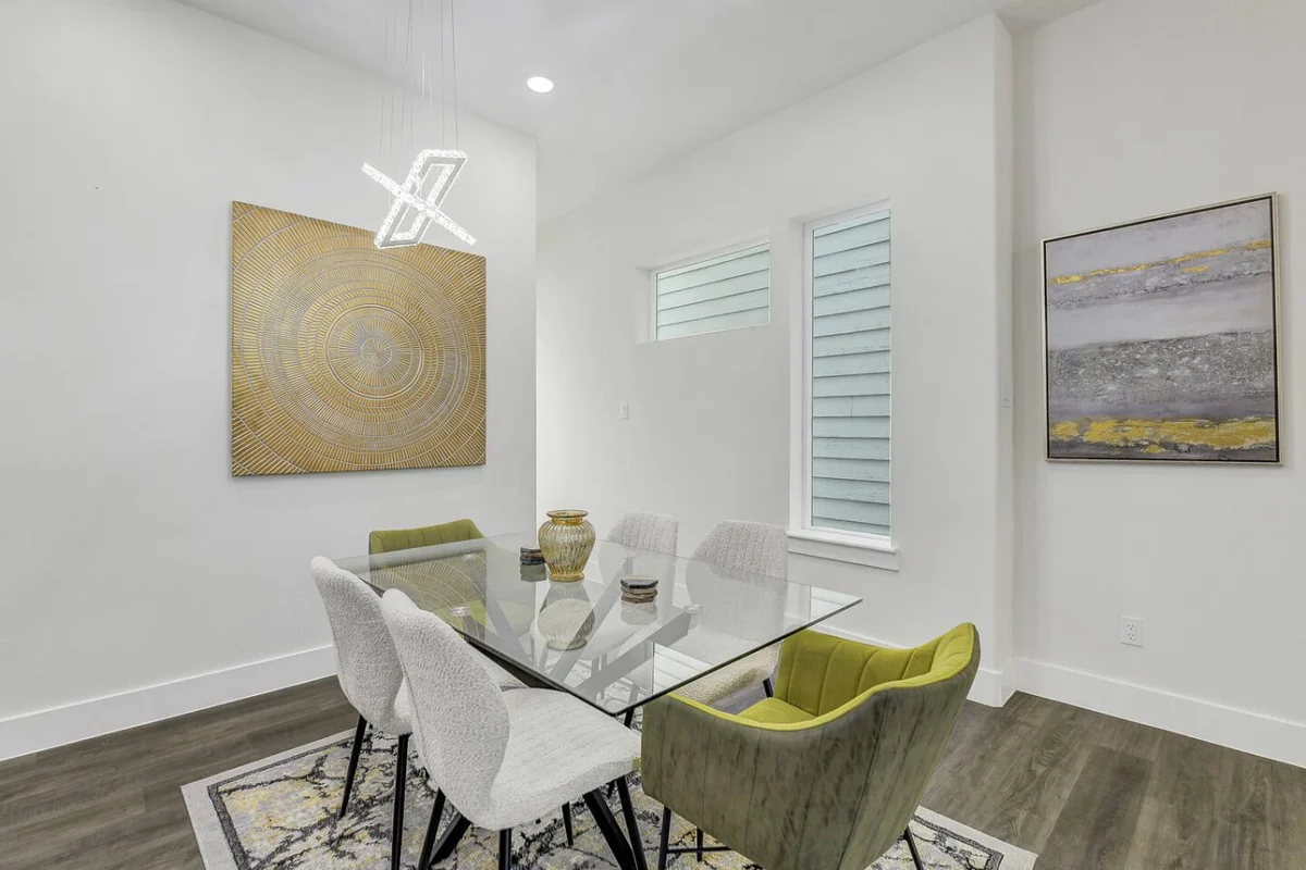 Luxe 3 BR w/ Garage + Patio, 5 min NRG & Med Ctr #19