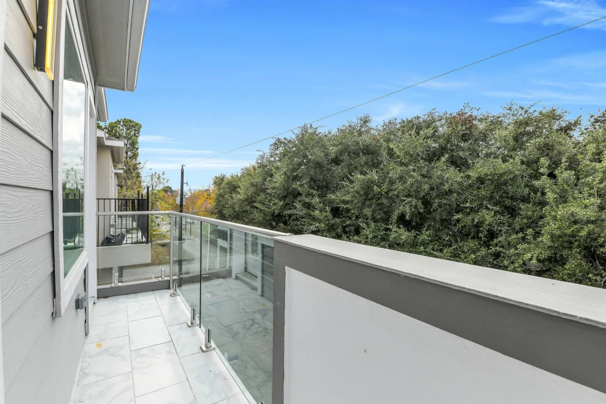 Luxe 3 BR w/ Garage + Patio, 5 min NRG & Med Ctr #12