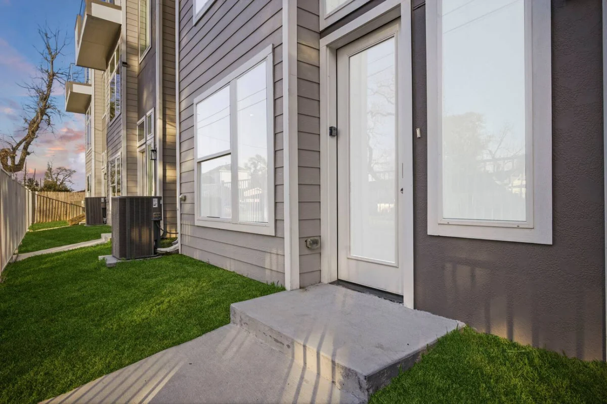 Luxury 3BR w/ Patio + Garage, Near NRG, Med Center #12