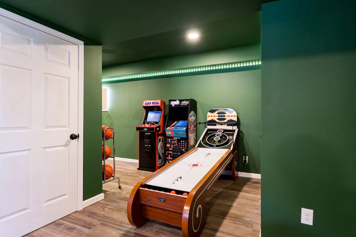 Luxury Hocking Hills Cabin| Views + Epic Game Room #43